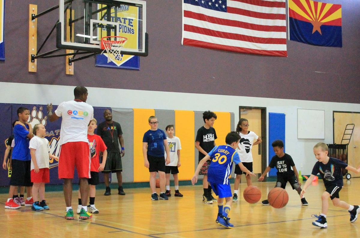 Ex Globetrotter Reaching New Heights With Youth Camps Recreation Pinalcentral Com