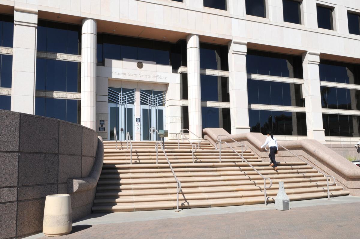 Chief justice bars photos on courthouse steps Arizona News