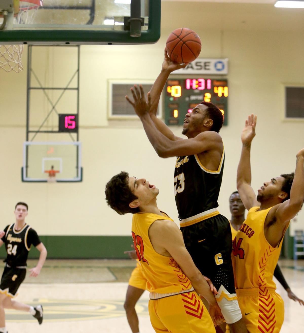 Cac Rally Falls Short To No 18 New Mexico Junior College Local