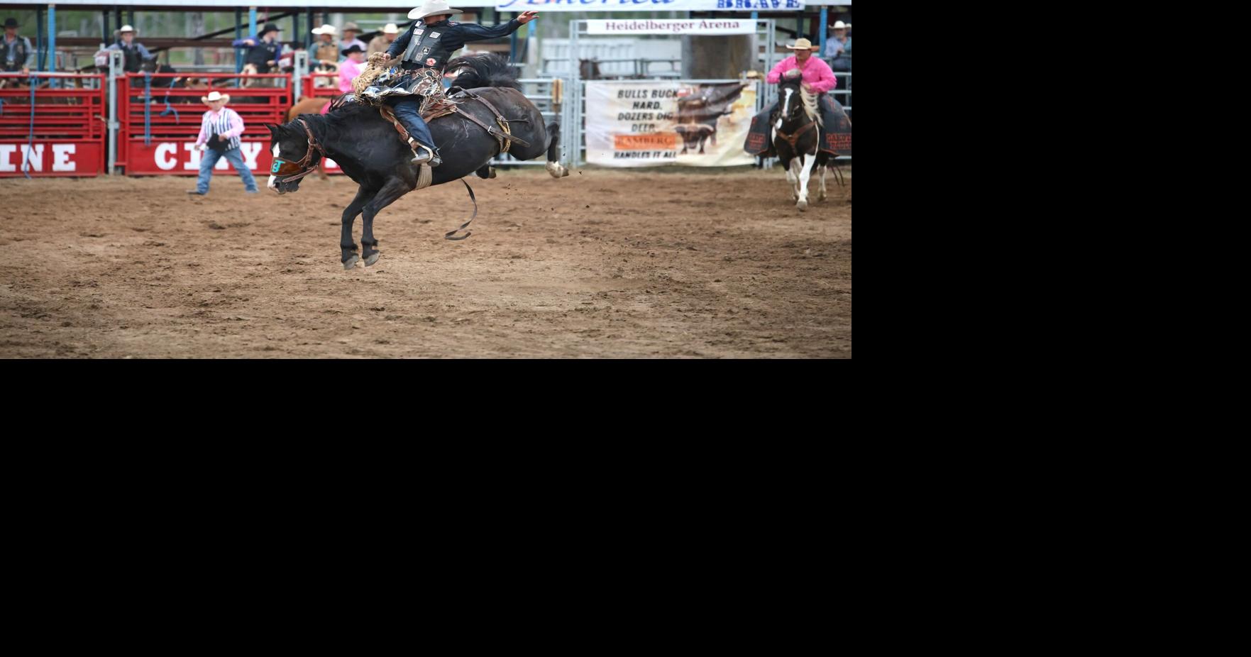 Bulls ‘n broncs at the Pine City Rodeo!