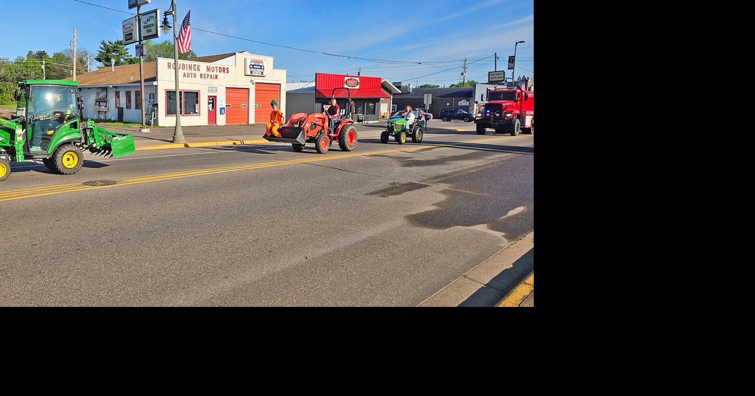 Senior Tractor Parade | News | pinecountynews.com