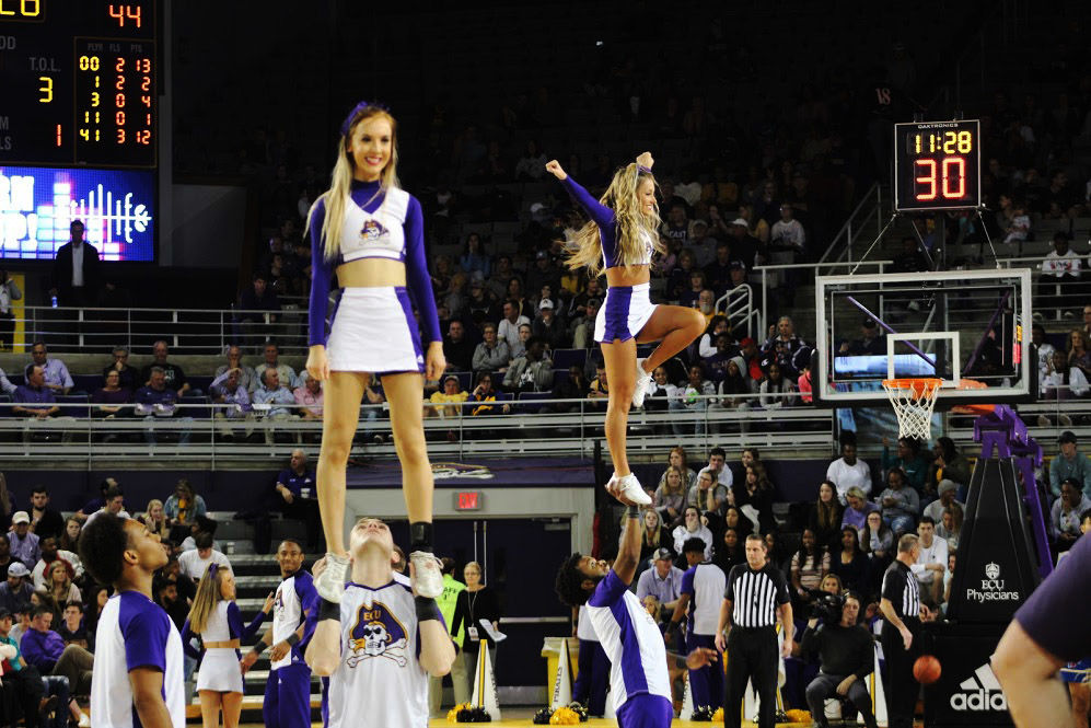 Minnesota Vikings Cheerleader's New Summer Uniform