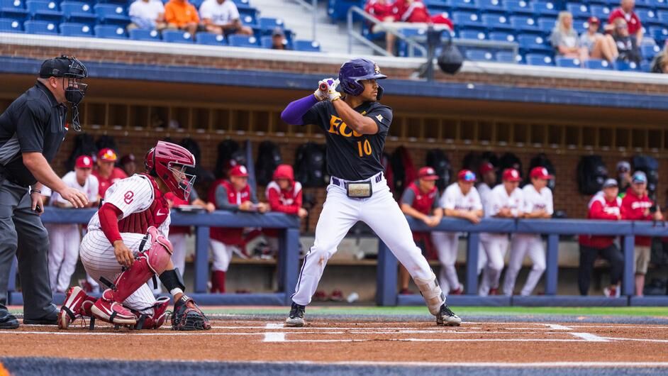 ECU baseball team drops 14-1 decision to Louisville in Game 1 of