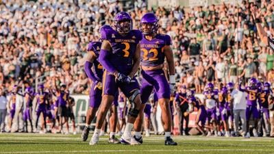 ECU Football Extends Their Win Streak to Three and Becomes Bowl Eligible |  The East Carolinian | piratemedia1.com