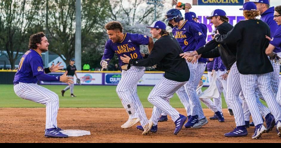 Baseball Sweep Completed In Walk-Off Style - University of North Carolina  Athletics