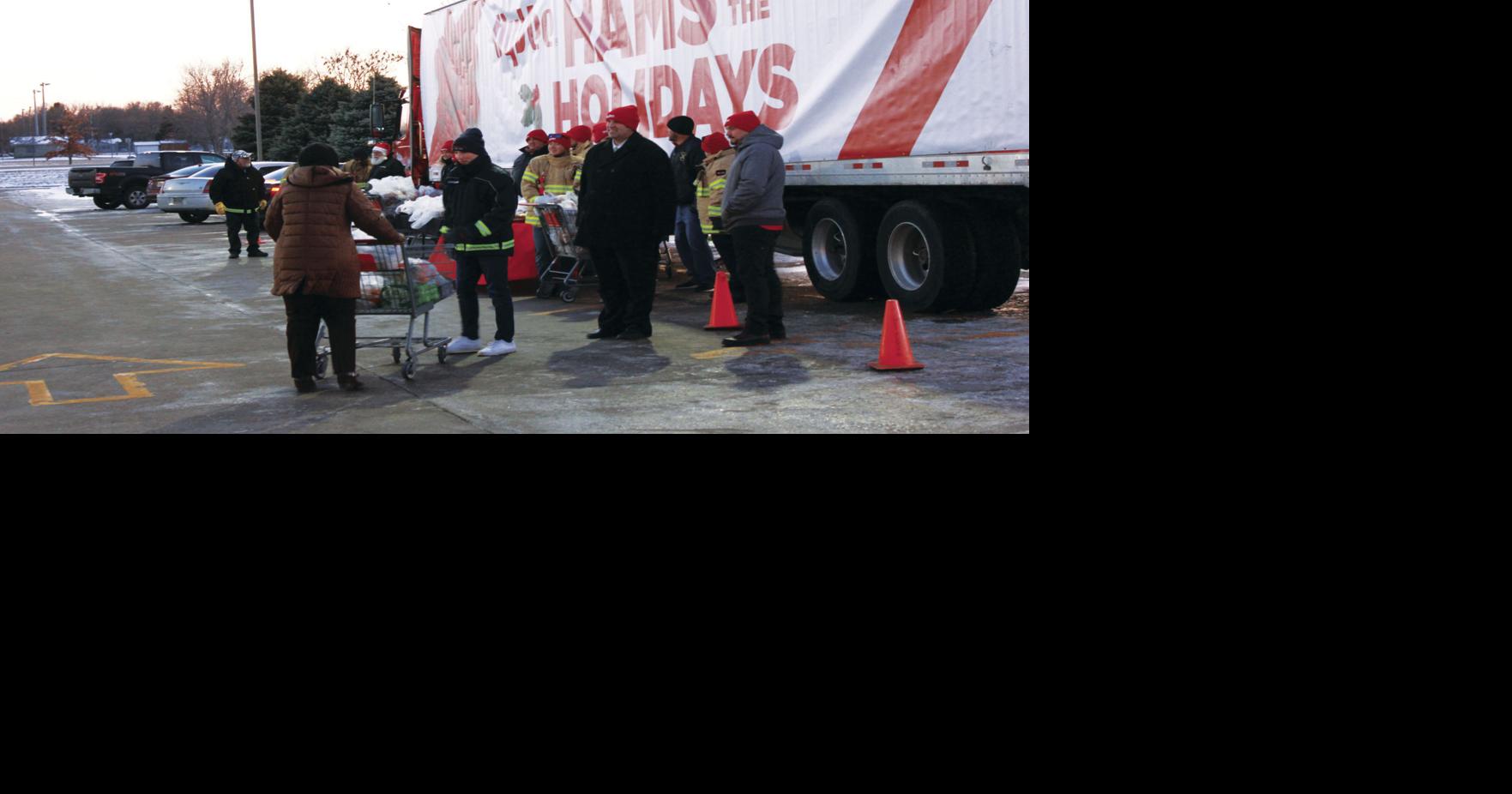 HyVee And Local First Responders Give Away 225 Hams In Vermillion