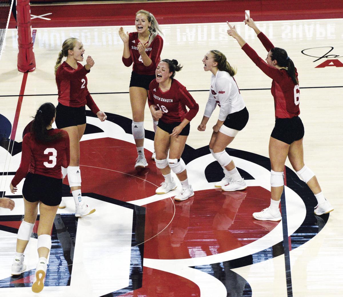 USD Volleyball Coach: 13-1 Start Has 'Good Ring To It ...