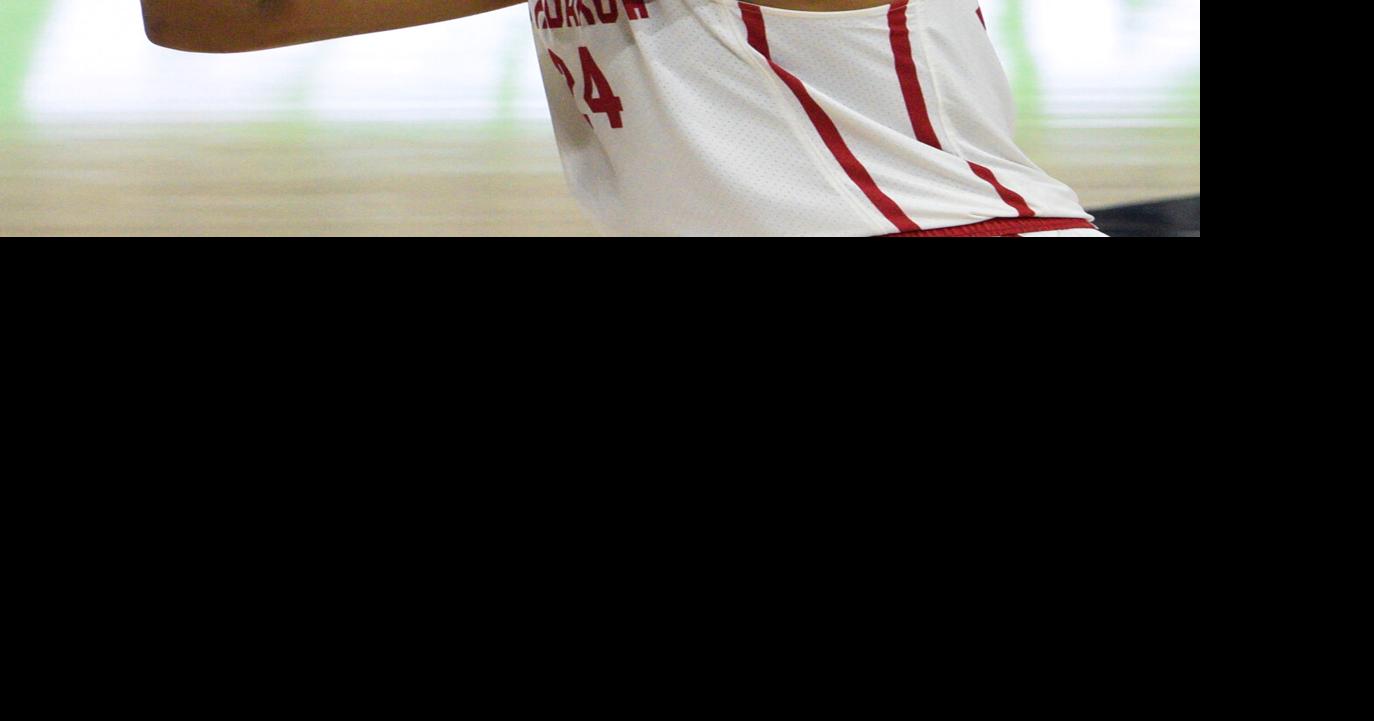 USD Women Roll Past Valparaiso 85-44