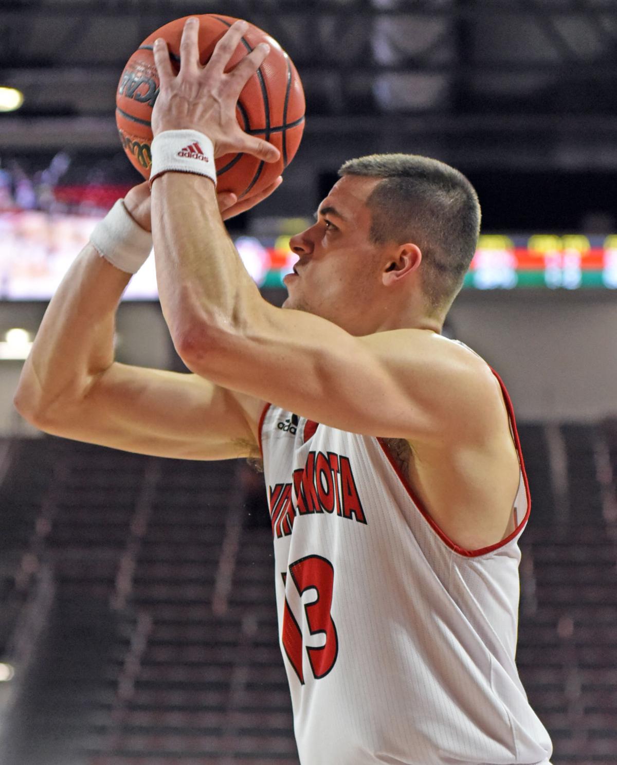 Second Half Boosts Usd Past Sac State Sports Plaintalk Net