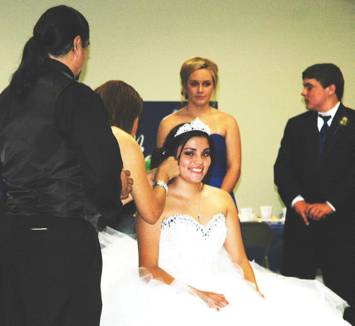 Loved ones gather for Jillian's Quinceañera | Life \u0026 Entertainment |  pleasantonexpress.com, image size:1131x1041