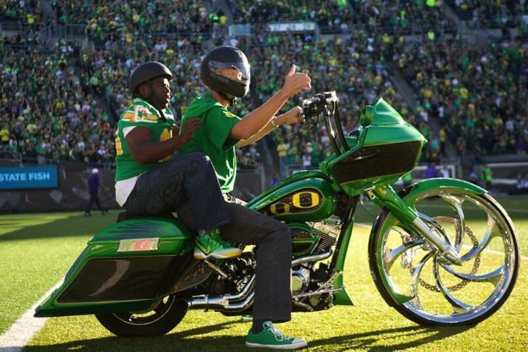 IN PHOTOS: Ducks' day (again) vs. Huskies