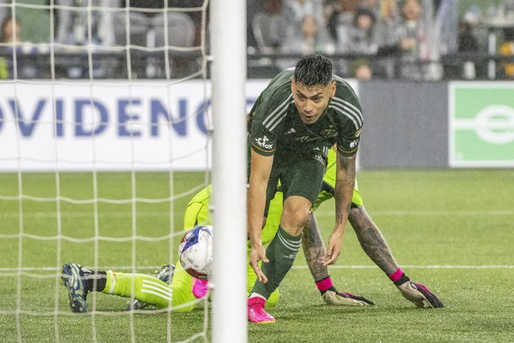 Cristian Mora,former Ecuador national team goalkeeper,now playing for South  China