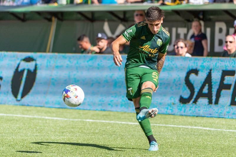 LAFC wins Supporters' Shield on stoppage-time goal vs Portland