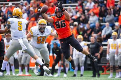 Oregon State football defensive line looks to grow with experience