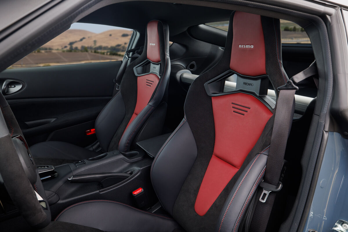 Nismo bucket outlet seats