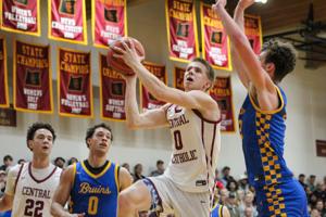 67b57ce6c2633.image Central Catholic boys basketball back on track with win over No. 1 Barlow | Sports