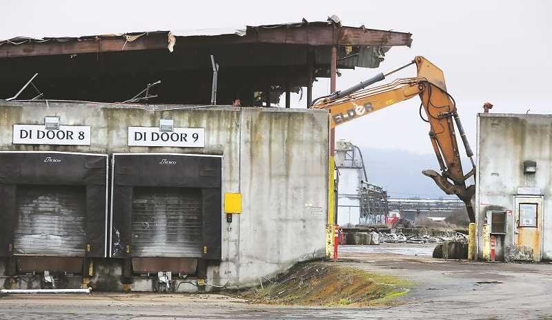Historic Oregon paper mill demolished, redevelopment planned