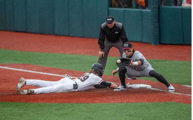 Oregon State Beavers vs. Vanderbilt in Corvallis Regional 