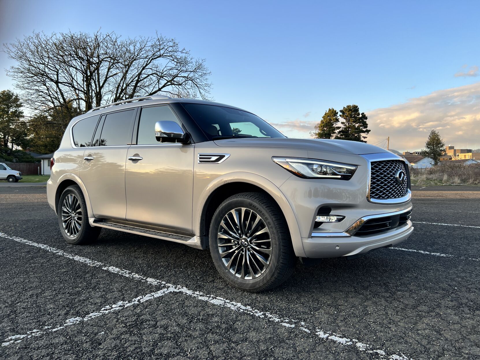 Infiniti third outlet row vehicle