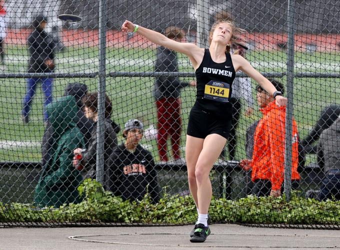 Photos Athletes compete in the annual Nike/Jesuit Twilight Relays