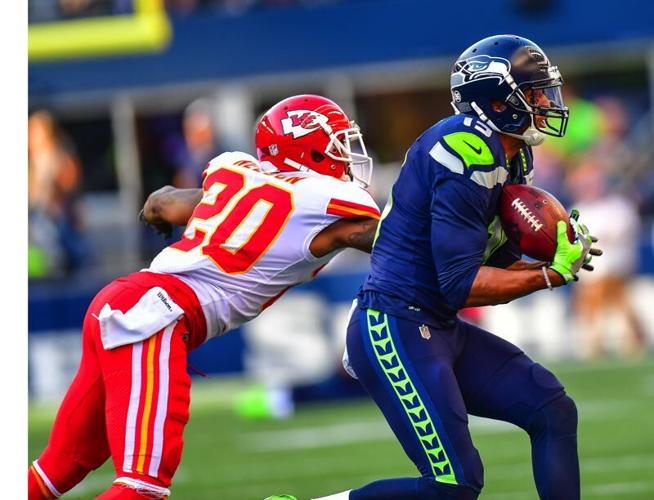 Watch De'Anthony Thomas return a 95-yard kickoff for a touchdown