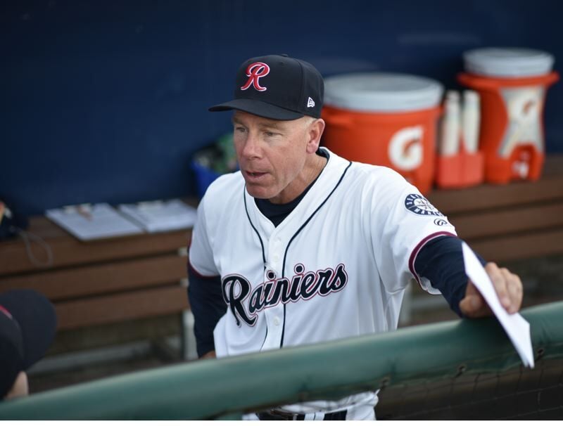 Mariners third base coach Scott Brosius happy to be back in big leagues  after nearly 15 years at Linfield