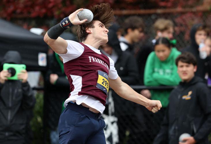 Photos Athletes compete in the annual Nike/Jesuit Twilight Relays