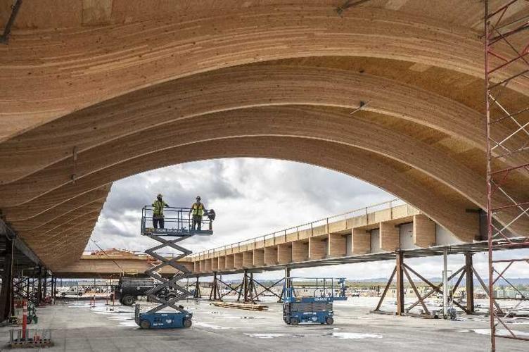 Portland airport crafts wooden roof, part of $2B expansion