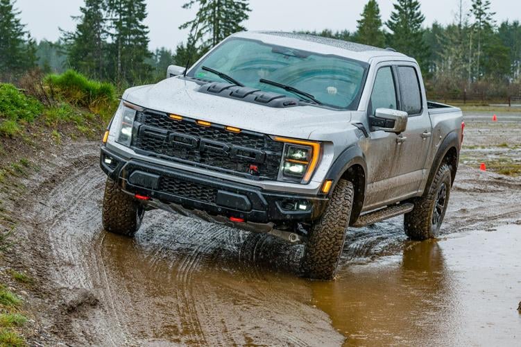 Review: Off-Road Test of Ford's 700-Horsepower F-150 Raptor R
