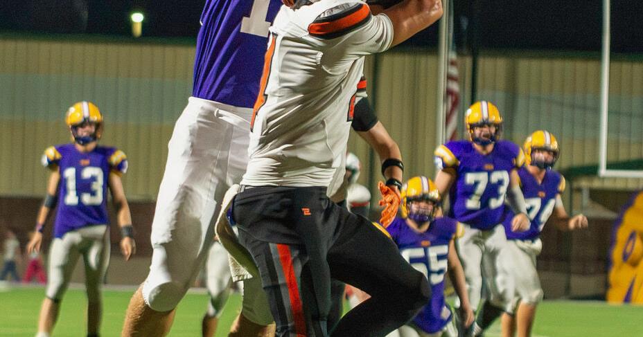 Valley drops SOC II battle to Waverly, 42-25