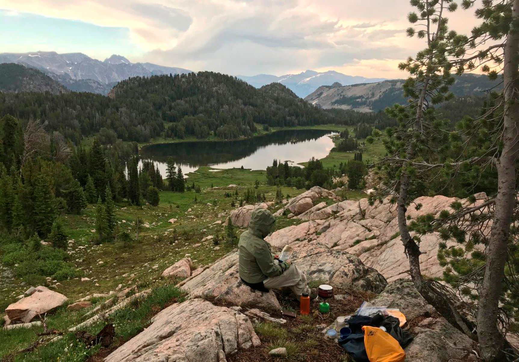 hiking beartooth mountains