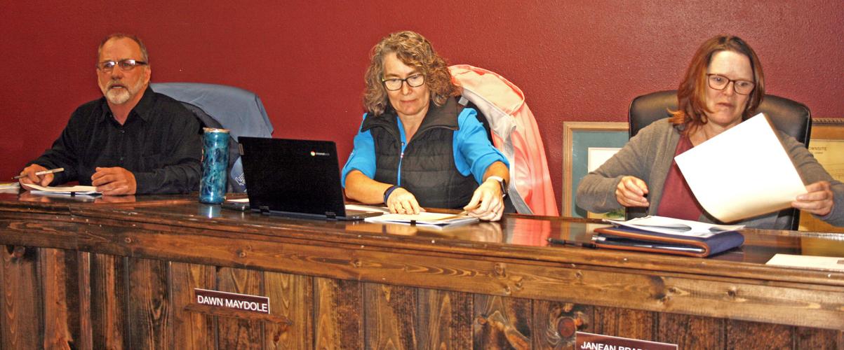 New Challis officials sworn into office News