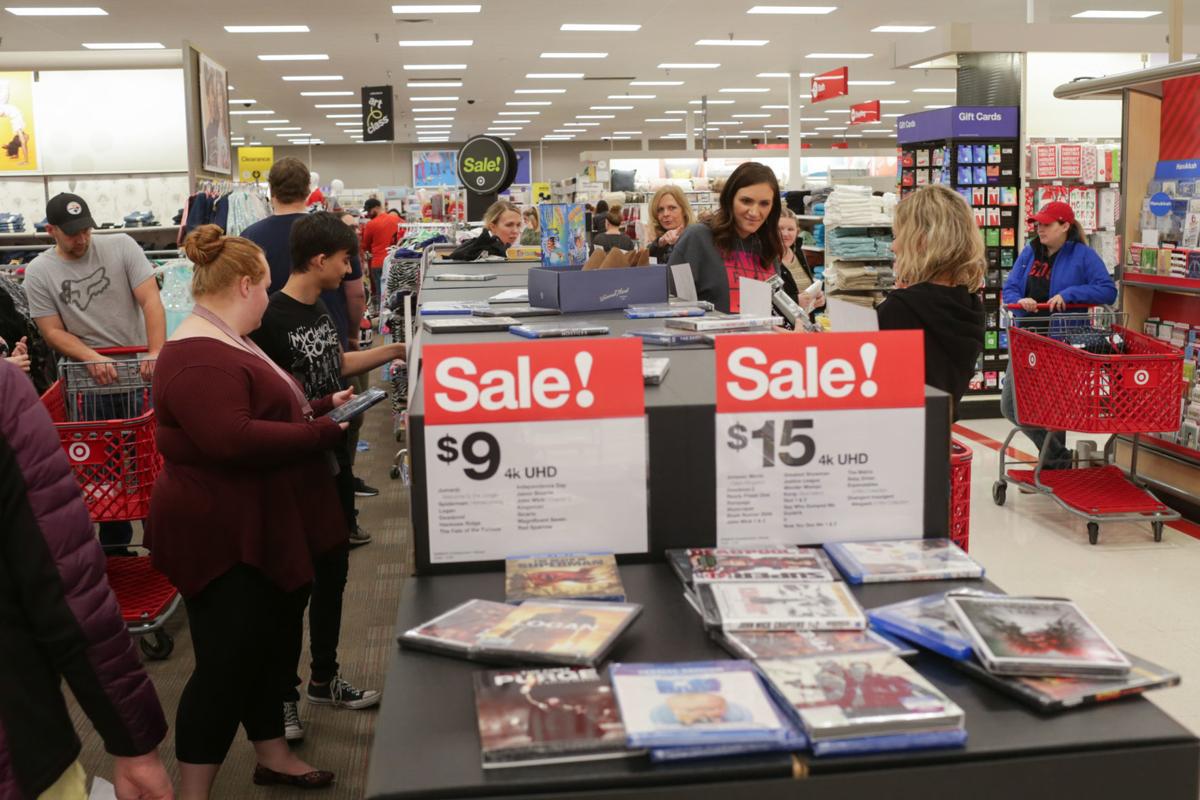 Shoppers Line Up For Black Friday Sales Local News Postregister Com