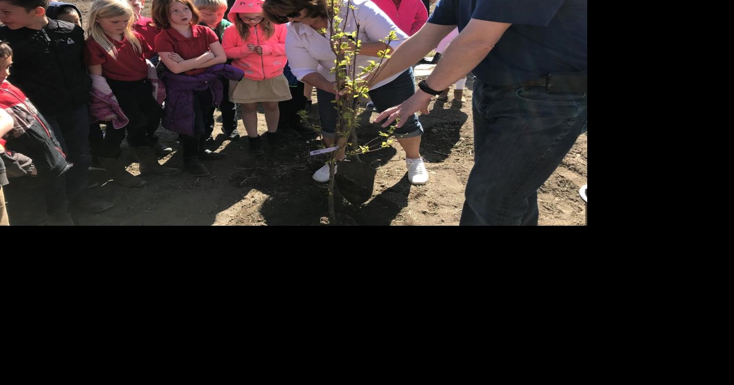 Soil conservation districts build support for conservation with