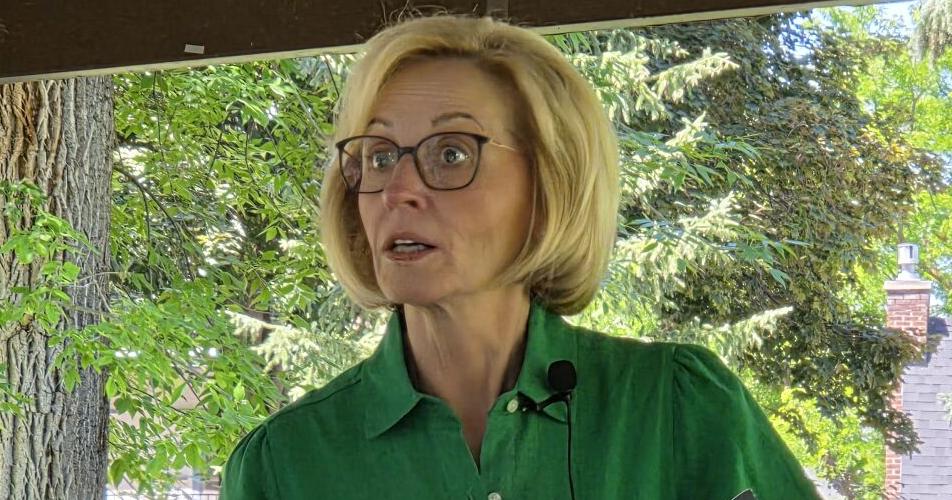 District 91 superintendent shares love of reading with kids