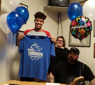 Skyline S Jodus Bates Signs With Blue Mountain Community College