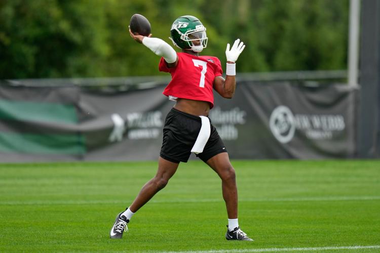 Geno Smith’s red, sun glare-tackling contacts are a sight to see at ...