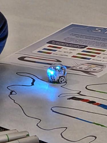Kids enjoy learning with Ozobots at local elementary school | Local ...