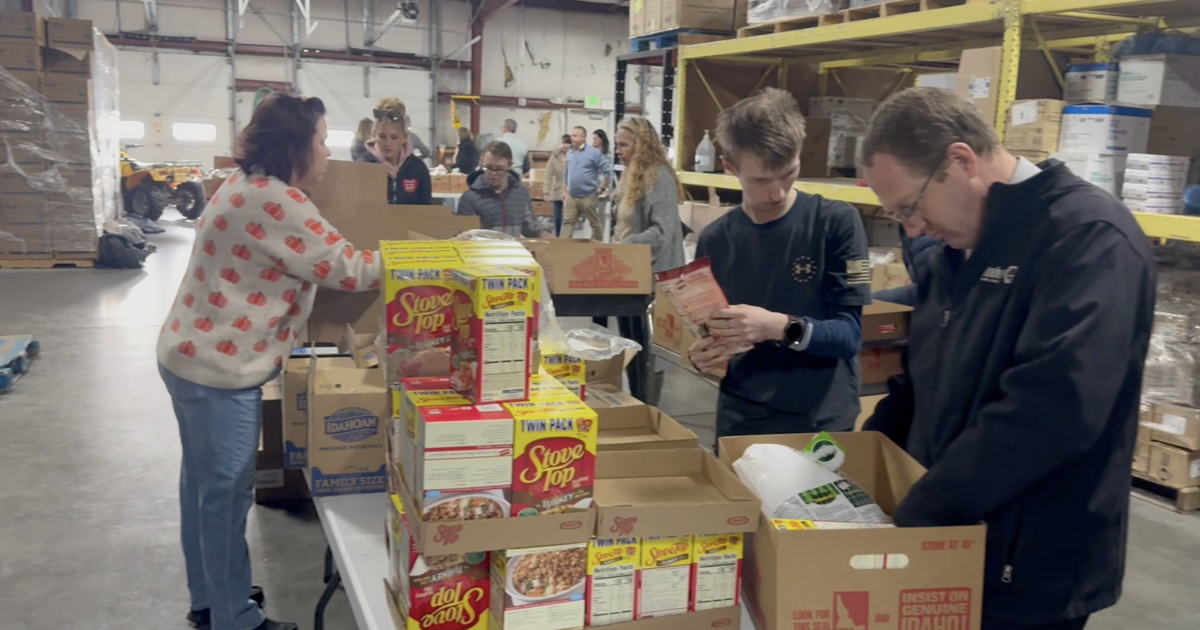 District 93 Provides 120 Thanksgiving Meals to Families in Need District 93 Provides 120 Thanksgiving Meals to Families in Need