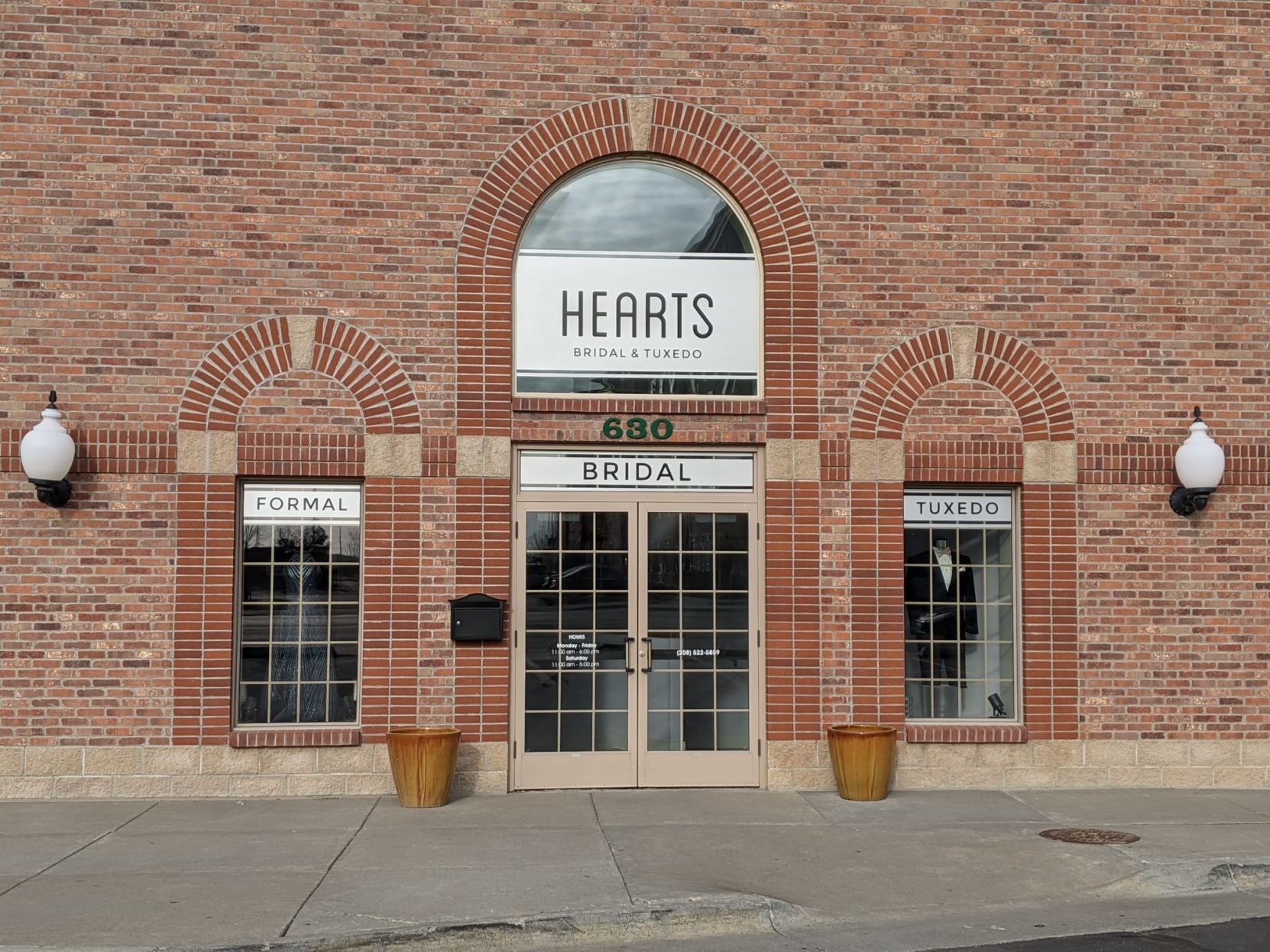 Idaho Falls bridal store reopens under 
