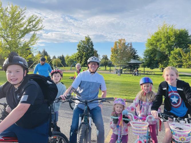 Edgemont Principal Leads Students On Bike Ride To School Education edgemont-principal-leads-students-on-bike-ride-to-school-education
