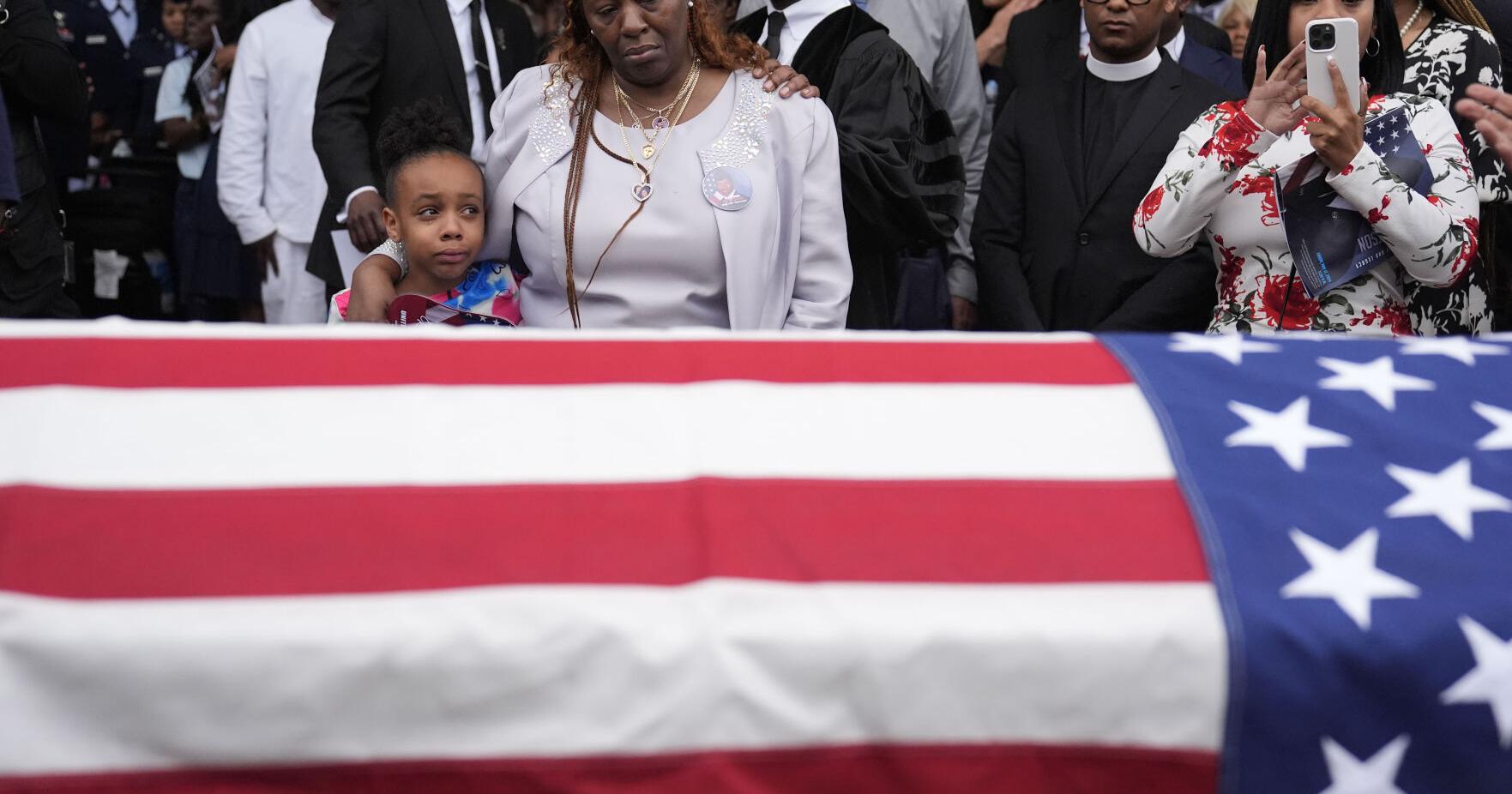 Hundreds pack funeral for Roger Fortson, Black airman killed in his home by Florida deputy - Vimarsana News