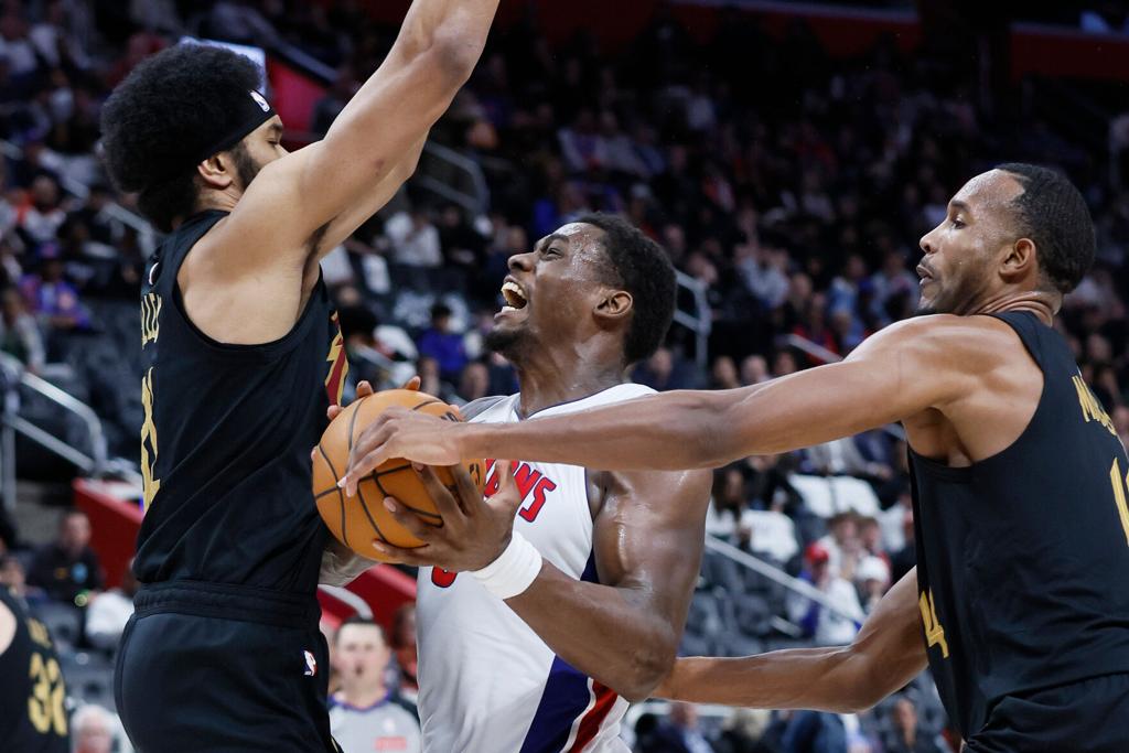 Jalen Duren delivers for the Pistons, making plays at both ends of court in key moments against Cavs | Pro Sports | postregister.com