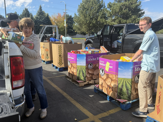 Neighbors helping neighbors: Annual food drive targets 100,000 pounds ...