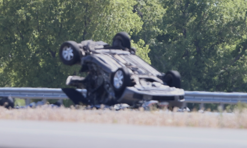 Three people injured in wreck that shut down Interstate 15 southbound ...