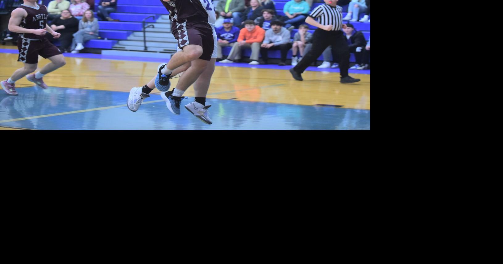 Argyle's Brandon Saunders steps up as top basketball scorer