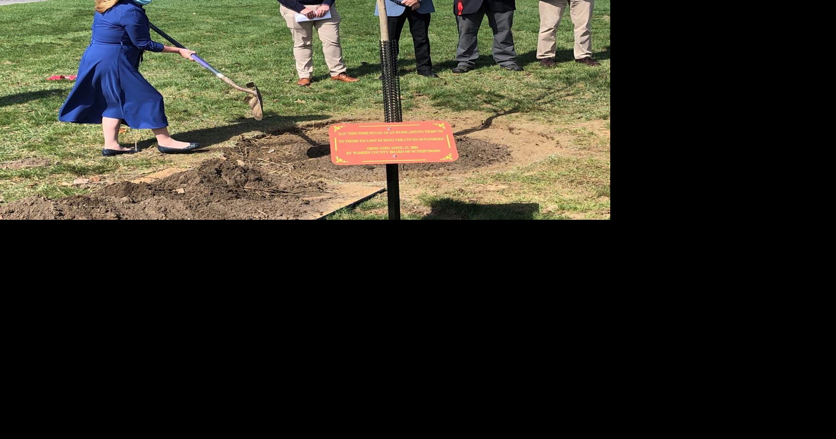 Warren County dedicates tree to COVID19 victims