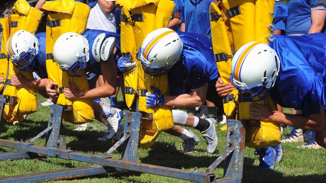 Photos High School Football Practices Football Poststar photos-high-school-football-practices-football-poststar