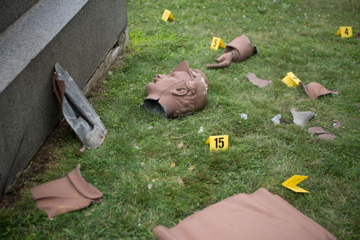 Civil War statue destroyed in Congress Park Local