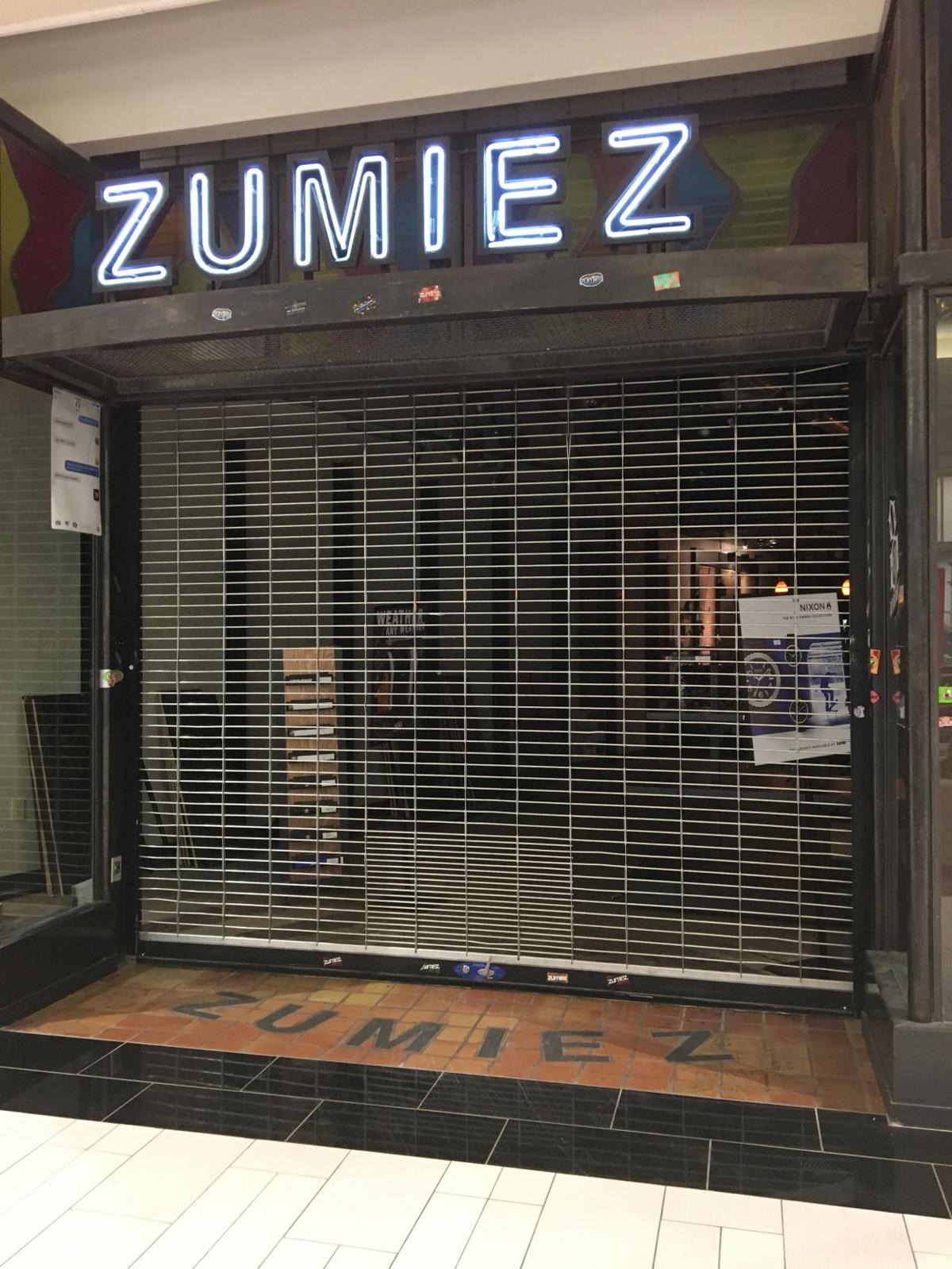 Three more stores close in Aviation Mall